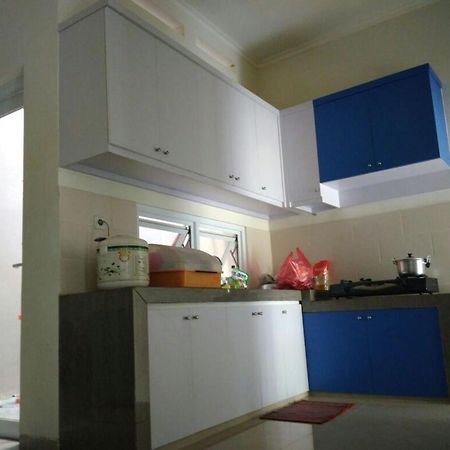 Bintara Jaya Yemima Guest House Bekasi Ngoại thất bức ảnh